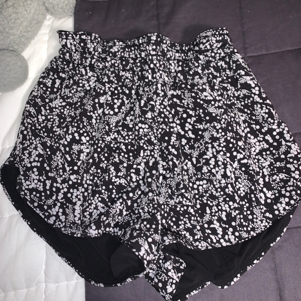 lululemon shorts - Picture 2 of 3